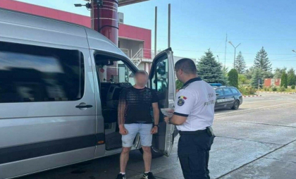 Un bărbat din Republica Moldova, care era urmărit internaţional pentru omor - reținut de poliţiştii din România, la frontiera Stânca
Un bărbat din Republica Moldova, care era urmărit internaţional pentru omor - reținut de poliţiştii din România, la frontiera Stânca