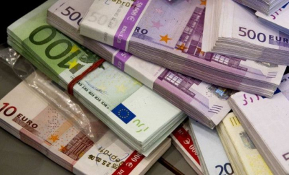 Curs valutar BNM pentru 26 iunie. Cât costă astăzi un euro și un dolar - FOTO
Curs valutar BNM pentru 26 iunie. Cât costă astăzi un euro și un dolar - FOTO
