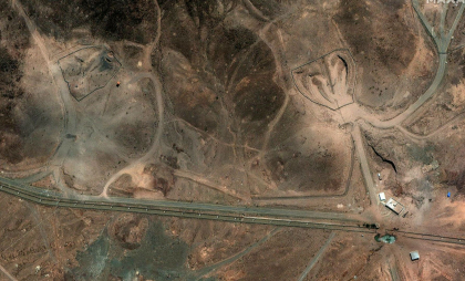 Iranienii s-au apucat deja de lucru. Se văd utilaje grele care repară fortăreața nucleară Fordo, „distrusă” de Trump Iranienii s-au apucat deja de lucru. Se văd utilaje grele care repară fortăreața nucleară Fordo, „distrusă” de Trump