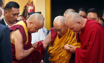 Dalai Lama, care a estimat recent că ar putea trăi până la 110 ani, își va dezvălui planurile privind succesorul săptămâna aceasta. De ce e atentă China
Dalai Lama, care a estimat recent că ar putea trăi până la 110 ani, își va dezvălui planurile privind succesorul săptămâna aceasta. De ce e atentă China