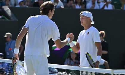 Încă o surpriză pe tabloul masculin de la Wimbledon! Rune, eliminat, deși a condus cu 2-0 Încă o surpriză pe tabloul masculin de la Wimbledon! Rune, eliminat, deși a condus cu 2-0