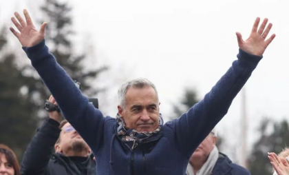 Călin Georgescu, trimis în judecată. Procurorii îl acuză că „a promovat în public, prin diverse mijloace, idei, concepţii și doctrine fasciste, legionare și xenofobe” Călin Georgescu, trimis în judecată. Procurorii îl acuză că „a promovat în public, prin diverse mijloace, idei, concepţii și doctrine fasciste, legionare și xenofobe”