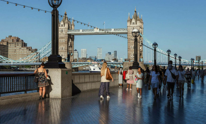 Europa se luptă cu canicula. Marea Britanie înregistrează cea mai caldă zi a anului, iar Franța a închis 1.300 de școli Europa se luptă cu canicula. Marea Britanie înregistrează cea mai caldă zi a anului, iar Franța a închis 1.300 de școli