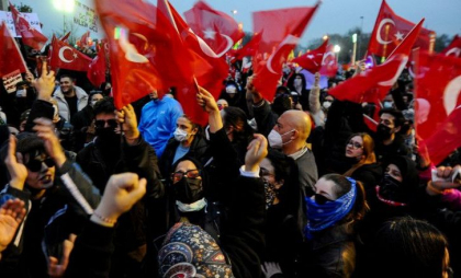 Zeci de mii de oameni au protestat la Istanbul faţă de încarcerarea fostului primar Ekrem Imamoglu - VIDEO