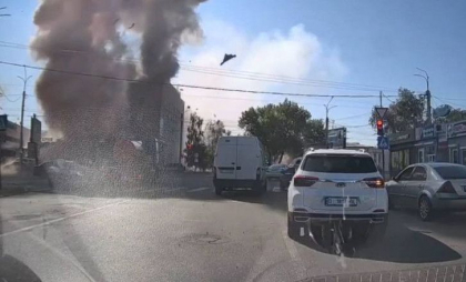 Momentul în care dronele rusești lovesc un centru de recrutare dintr-un oraș ucrainean. Cel puțin două persoane au fost ucise - VIDEO Momentul în care dronele rusești lovesc un centru de recrutare dintr-un oraș ucrainean. Cel puțin două persoane au fost ucise - VIDEO