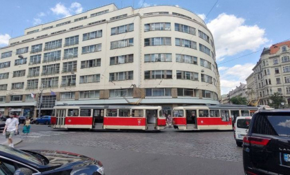 Pană masivă de curent în Republica Cehă. Mai multe linii de tren, metrou și tramvai au fost afectate Pană masivă de curent în Republica Cehă. Mai multe linii de tren, metrou și tramvai au fost afectate