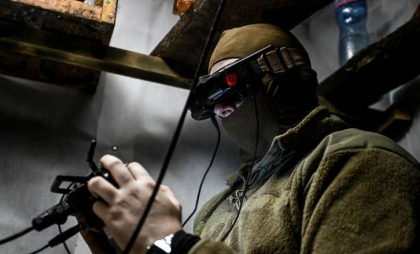 O dronă marină ucraineană complet necunoscută a lansat quadcoptere-bombardier „Baba Iaga” asupra țintelor radar rusești - VIDEO