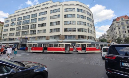Pană masivă de curent în Cehia, sunt afectate mai multe regiuni. În Praga metroul și tramvaiele s-au oprit, pompierii intervin să scoată oamenii blocați în lifturi
Pană masivă de curent în Cehia, sunt afectate mai multe regiuni. În Praga metroul și tramvaiele s-au oprit, pompierii intervin să scoată oamenii blocați în lifturi