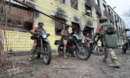 Un singur tanc ucrainean a oprit ofensiva Rusiei pe motociclete în Sumî. Cum a fost posibil
