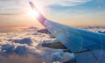 Iranul redeschide spaţiul său aerian. Au fost restabilite zborurile interne și internaționale
