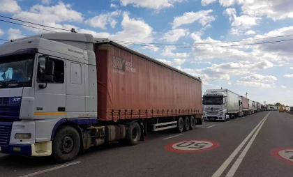 Restricţii temporare de circulaţie pentru TIR-uri din cauza caniculei: Vor fi aplicate sancțiuni în caz de încălcare