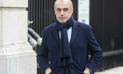 Sinuciderea unui deputat suveranist șochează Franța. Mesajul președintelui Macron după moartea adversarului său politic
Sinuciderea unui deputat suveranist șochează Franța. Mesajul președintelui Macron după moartea adversarului său politic