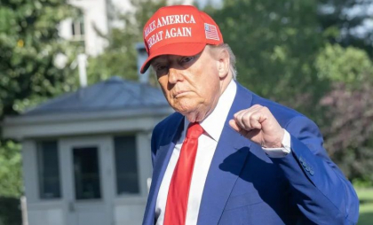 „Nemulțumit” de Vladimir Putin, Donald Trump anunță că trimite mai multe arme Ucrainei
„Nemulțumit” de Vladimir Putin, Donald Trump anunță că trimite mai multe arme Ucrainei