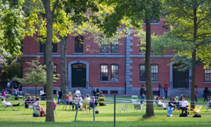 Conflictul dintre guvernul SUA și Universitatea Harvard intră într-o nouă fază: „Vom face lucrurile în mod mai dur” Conflictul dintre guvernul SUA și Universitatea Harvard intră într-o nouă fază: „Vom face lucrurile în mod mai dur”