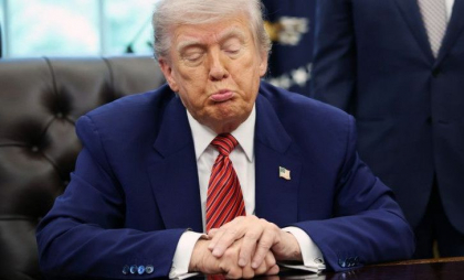 Încă o înfrângere în justiție pentru Donald Trump: Un judecător a blocat ordinul privind refuzul cetățeniei la naștere
Încă o înfrângere în justiție pentru Donald Trump: Un judecător a blocat ordinul privind refuzul cetățeniei la naștere