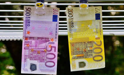 Curs valutar BNM pentru 11 iulie. Cât costă astăzi un euro și un dolar - FOTO
Curs valutar BNM pentru 11 iulie. Cât costă astăzi un euro și un dolar - FOTO