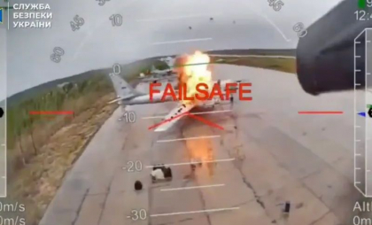 Frica Moscovei, văzută din satelit: Rușii îngroapă bombardierele strategice în buncăre pentru a scăpa de dronele ucrainene Frica Moscovei, văzută din satelit: Rușii îngroapă bombardierele strategice în buncăre pentru a scăpa de dronele ucrainene