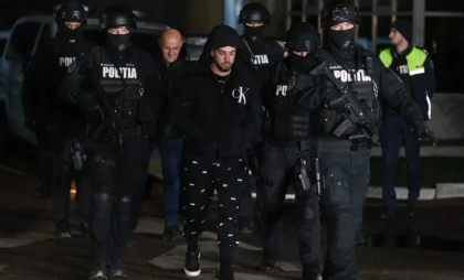 Mercenarii lui Horațiu Potra mai stau o lună în arest, în timp ce liderul grupării este de negăsit Mercenarii lui Horațiu Potra mai stau o lună în arest, în timp ce liderul grupării este de negăsit