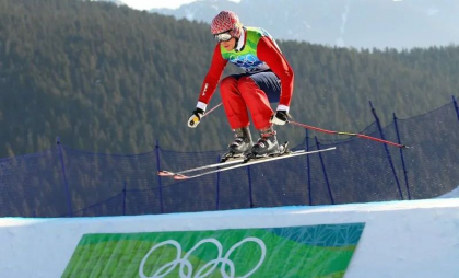 Un fost medaliat olimpic a murit după ce a fost lovit de fulger, în timpul unei excursii Un fost medaliat olimpic a murit după ce a fost lovit de fulger, în timpul unei excursii