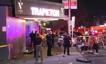 Cel puțin 30 de răniți, după ce o mașină a intrat într-o mulțime în Los Angeles. Incidentul a avut loc în zona unei săli de concerte - VIDEO Cel puțin 30 de răniți, după ce o mașină a intrat într-o mulțime în Los Angeles. Incidentul a avut loc în zona unei săli de concerte - VIDEO