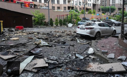 Rusia a lansat un nou baraj de drone și rachete asupra Ucrainei. Cel puțin o persoană a murit la Kiev
Rusia a lansat un nou baraj de drone și rachete asupra Ucrainei. Cel puțin o persoană a murit la Kiev