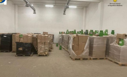 Șapte percheziții, în urma căroara ofițerii PCCOCS au depistat o schemă de contrabandă cu freon. Două persoane, arestate preventiv 
