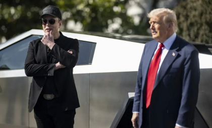 Trump îl asigură pe Musk că nu vrea să-l „distrugă”. Mesajul transmis miliardarului de președintele american
Trump îl asigură pe Musk că nu vrea să-l „distrugă”. Mesajul transmis miliardarului de președintele american