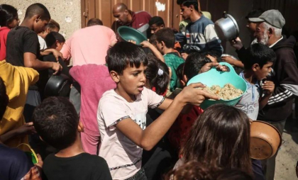 După luni de restricții, Israelul permite din nou parașutarea de ajutoare în Gaza După luni de restricții, Israelul permite din nou parașutarea de ajutoare în Gaza