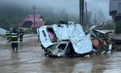 Inundații puternice în Neamț și Suceava, România: Un om a murit, sute de persoane au fost evacuate din trei comune - FOTO/VIDEO 