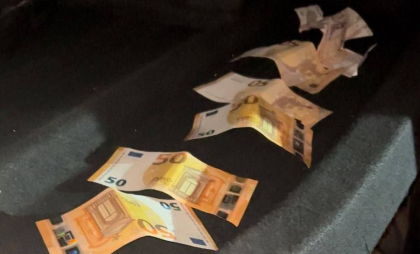 Un șofer - doumentat, după ce s-a urcat băut la volan. Acesta a încercat să ofere mită poliției
