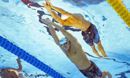 David Popovici, calificare spectaculoasă în semifinalele probei de 200 m liber la Campionatul Mondial de Natație din Singapore
