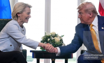 Eurodeputaţii o acuză pe Ursula von der Leyen că și-a depășit mandatul și a cedat în faţa intereselor americane