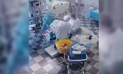 Medici, surprinși în plină operație de cutremurul de 8,8 pe scara Richter din Rusia. Cum au reacționat - VIDEO 
