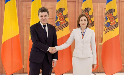 La solicitarea Chișinăului, România va oferi sprijin împotriva războiului hibrid purtat de Rusia fără a se implica în procesul electoral, afirmă Nicușor Dan după avertismentele Maiei Sandu - VIDEO La solicitarea Chișinăului, România va oferi sprijin împotriva războiului hibrid purtat de Rusia fără a se implica în procesul electoral, afirmă Nicușor Dan după avertismentele Maiei Sandu - VIDEO