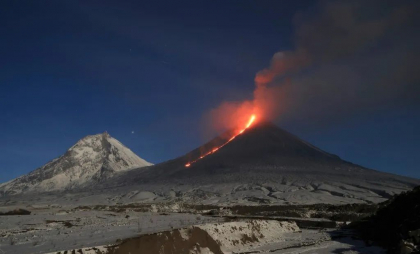 Un vulcan a început să erupă după cutremurul puternic din estul Rusiei
