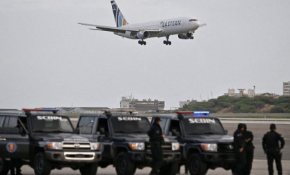 Noua găselniță a administrației Trump: Fondurile destinate combaterii terorismului, folosite pentru arestarea migranților ilegali
Noua găselniță a administrației Trump: Fondurile destinate combaterii terorismului, folosite pentru arestarea migranților ilegali