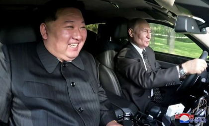 Putin visează la un internet după model nord-coreean. Rușii ar putea fi forțați să folosească doar aplicații aprobate de stat Putin visează la un internet după model nord-coreean. Rușii ar putea fi forțați să folosească doar aplicații aprobate de stat