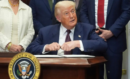 Trump impune taxe vamale uriașe pentru mărfurile din zeci de ţări. Lovește unele dintre cele mai sărace națiuni ale lumii
Trump impune taxe vamale uriașe pentru mărfurile din zeci de ţări. Lovește unele dintre cele mai sărace națiuni ale lumii