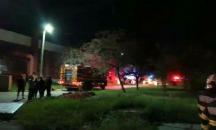 Incendiu în hala cu muniție de la Fabrica de arme Cugir din România: s-a emis RO ALERT, s-au produs explozii - VIDEO Incendiu în hala cu muniție de la Fabrica de arme Cugir din România: s-a emis RO ALERT, s-au produs explozii - VIDEO