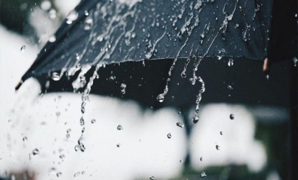 Ploi cu descărcări electrice în nordul țării. Cum va fi vremea astăzi, dar și în următoarele zile. Prognoza meteo