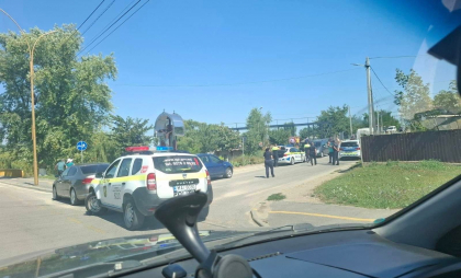 Accident tragic la Hîncești: un copil ar fi fost lovit mortal de un microbuz de rută - FOTO