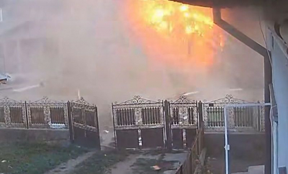Explozie puternică la un magazin din Dâmbovița, România. Momentul deflagrației, surprins de camerele de supraveghere - VIDEO