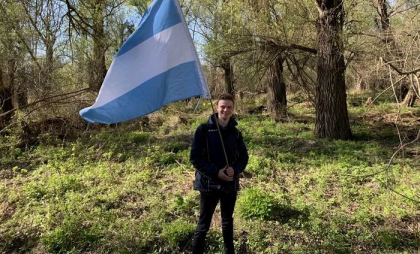 Un tânăr și-a creat propria țară pe un teren uitat de lume. Republica Verdis, fondată pe malul Dunării, are deja 400 de cetățeni
Un tânăr și-a creat propria țară pe un teren uitat de lume. Republica Verdis, fondată pe malul Dunării, are deja 400 de cetățeni