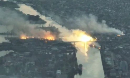Orașul Herson riscă să devină nelocuibil. Rușii au bombardat un pod ce leagă orașul de insule - FOTO
Orașul Herson riscă să devină nelocuibil. Rușii au bombardat un pod ce leagă orașul de insule - FOTO