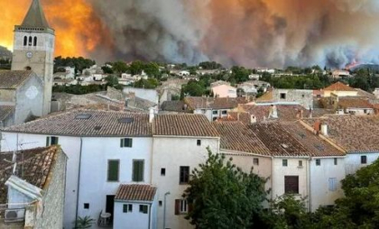 O persoană a murit în Franța în urma unui incendiu care a afectat o suprafață mai mare decât cea a Parisului
