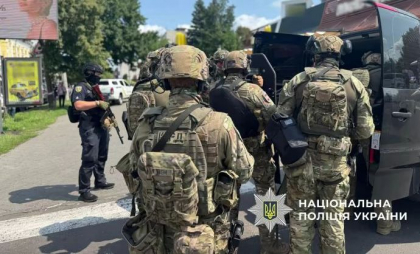 Împușcături la un McDonald’s din centrul Ucrainei. Un bărbat a deschis focul, apoi s-a baricadat în toaletă
Împușcături la un McDonald’s din centrul Ucrainei. Un bărbat a deschis focul, apoi s-a baricadat în toaletă