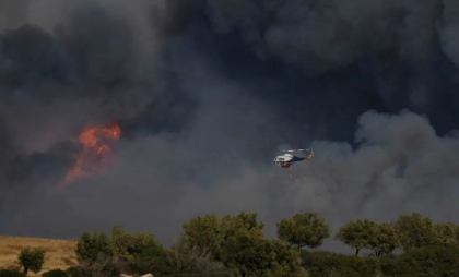 Incendii violente în mai multe zone din Grecia. În unele locuri pompierii pot interveni doar pe cale aeriană - VIDEO
Incendii violente în mai multe zone din Grecia. În unele locuri pompierii pot interveni doar pe cale aeriană - VIDEO