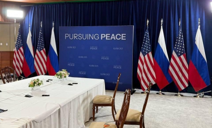 Reprezentantul lui Putin a prezentat locul negocierilor cu Trump. Sloganul întâlnirii: „În căutarea păcii”