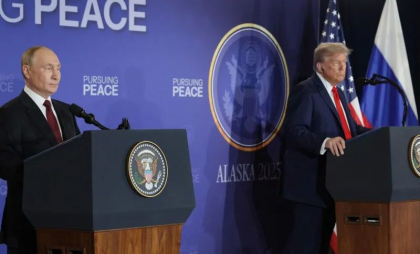 Trump-Putin în Alaska. Șeful de la Kremlin a fost înfruntat de un ziarist rus din delegația oficială de presă venită de la Moscova: ”Micul succes al lui Putin este marele eșec al umanității. Să-și dea ordinul Stalin!” Trump-Putin în Alaska. Șeful de la Kremlin a fost înfruntat de un ziarist rus din delegația oficială de presă venită de la Moscova: ”Micul succes al lui Putin este marele eșec al umanității. Să-și dea ordinul Stalin!”