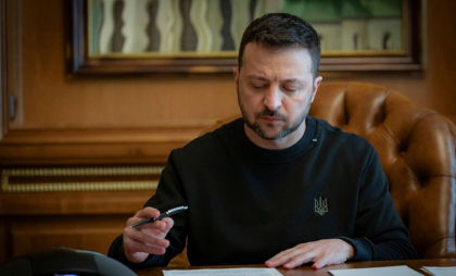 Zelenski introduce noi sancțiuni împotriva dezvoltatorilor de drone AI din Rusia și China Zelenski introduce noi sancțiuni împotriva dezvoltatorilor de drone AI din Rusia și China